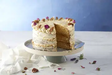 Pecan and Vanilla Cake