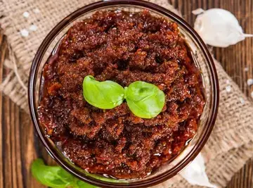 Sundried tomato and basil pesto