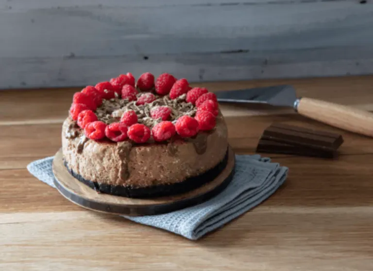 Baked Kit Kat Spread Cheesecake