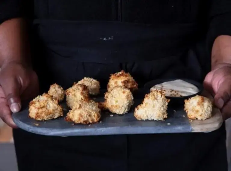 Spicy Cauliflower wings with Maggi Chili Garlic dipping sauce