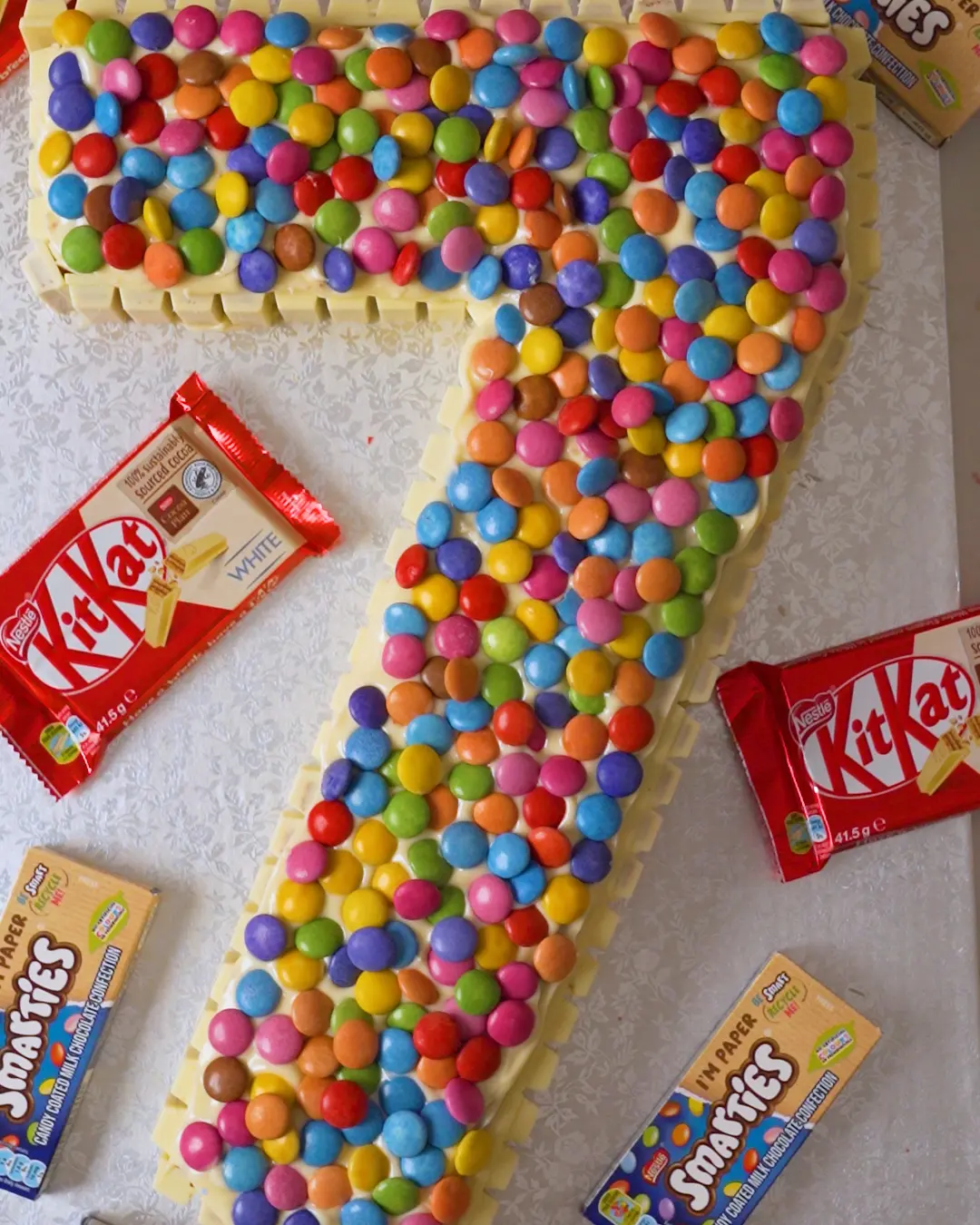 Preview image for the video "Foodies x Nestle Chocolove cake 7".