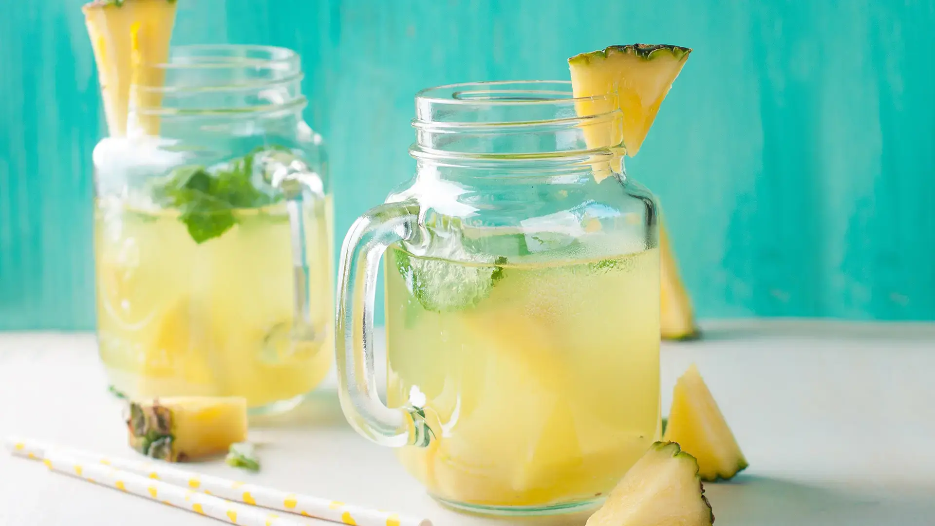 Flavored Water with Lemongrass and Pineapple