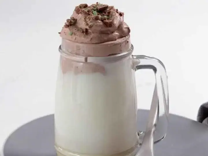 Nestlé Peppermint Crisp and Milkybar White Hot Chocolate