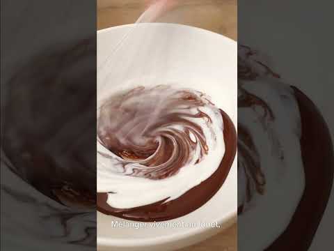 Preview image for the video "Recette de crèmes express Nestlé Dessert(r) Noir".