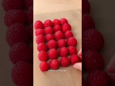 Preview image for the video "Recette tablette framboises chocolat Lait et Blanc Nestlé Dessert(r)".