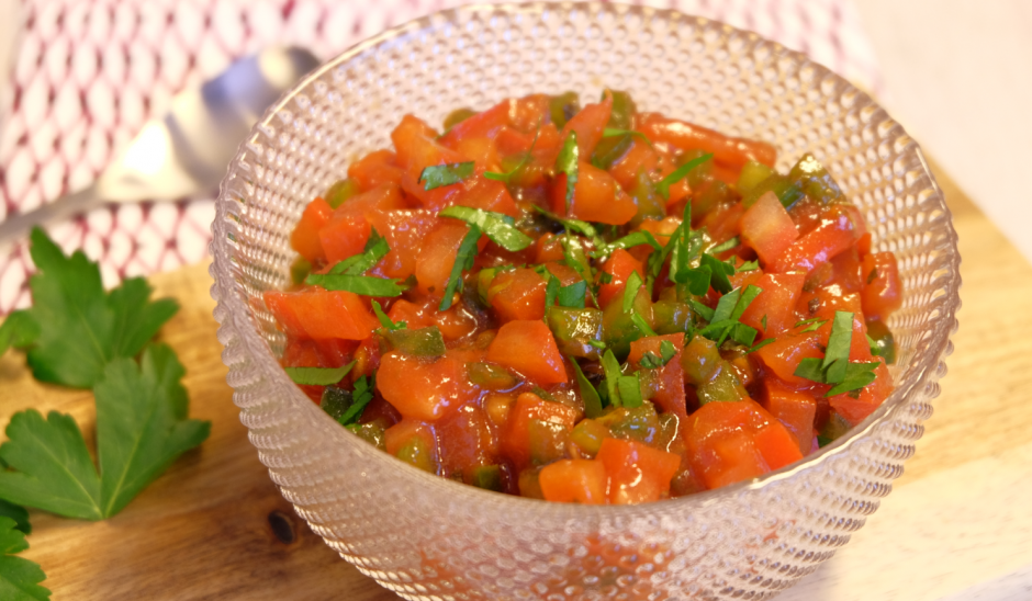 Salade de tomates et poivrons épicés
