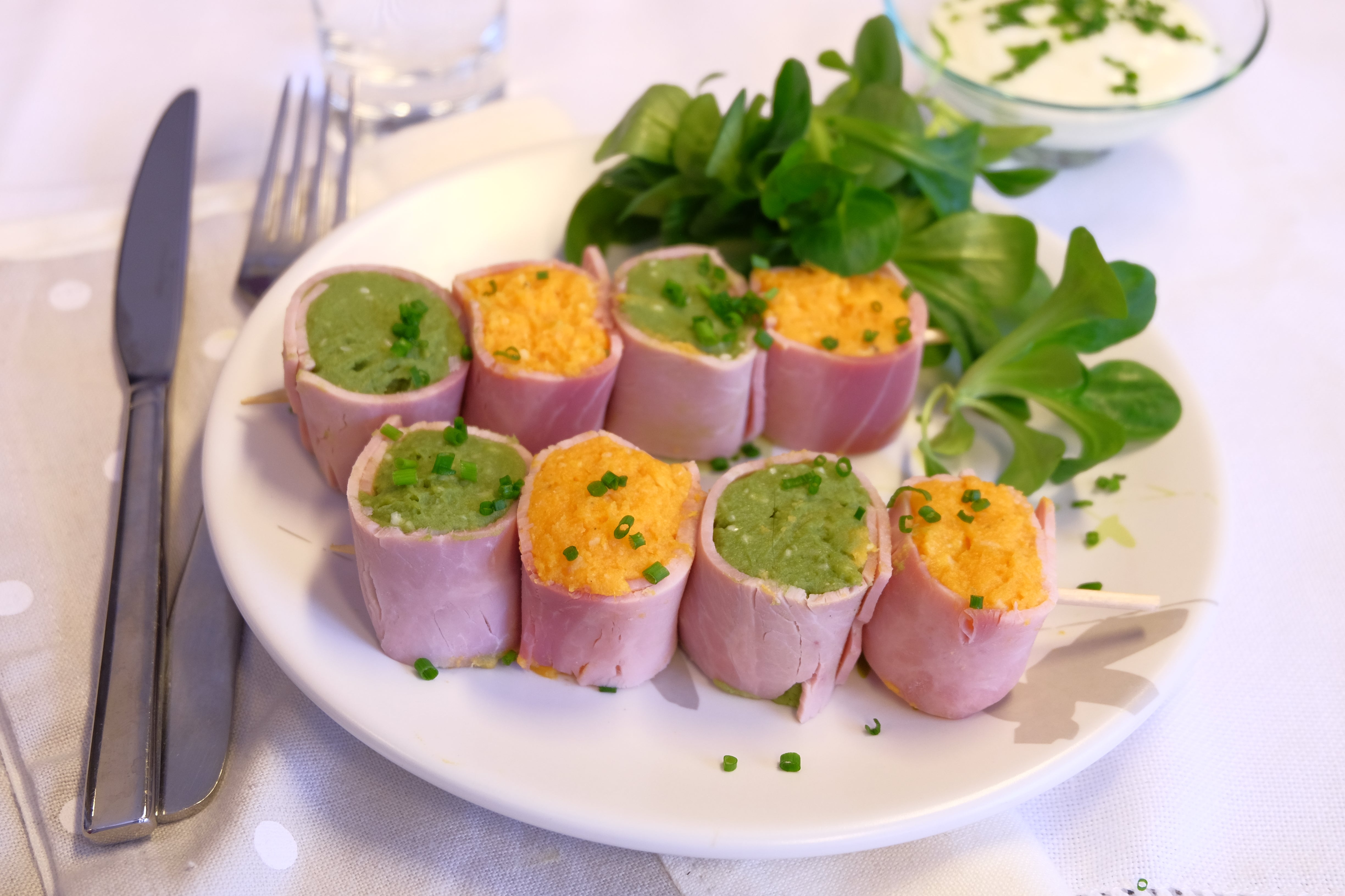 Brochettes de jambon et son duo de purées