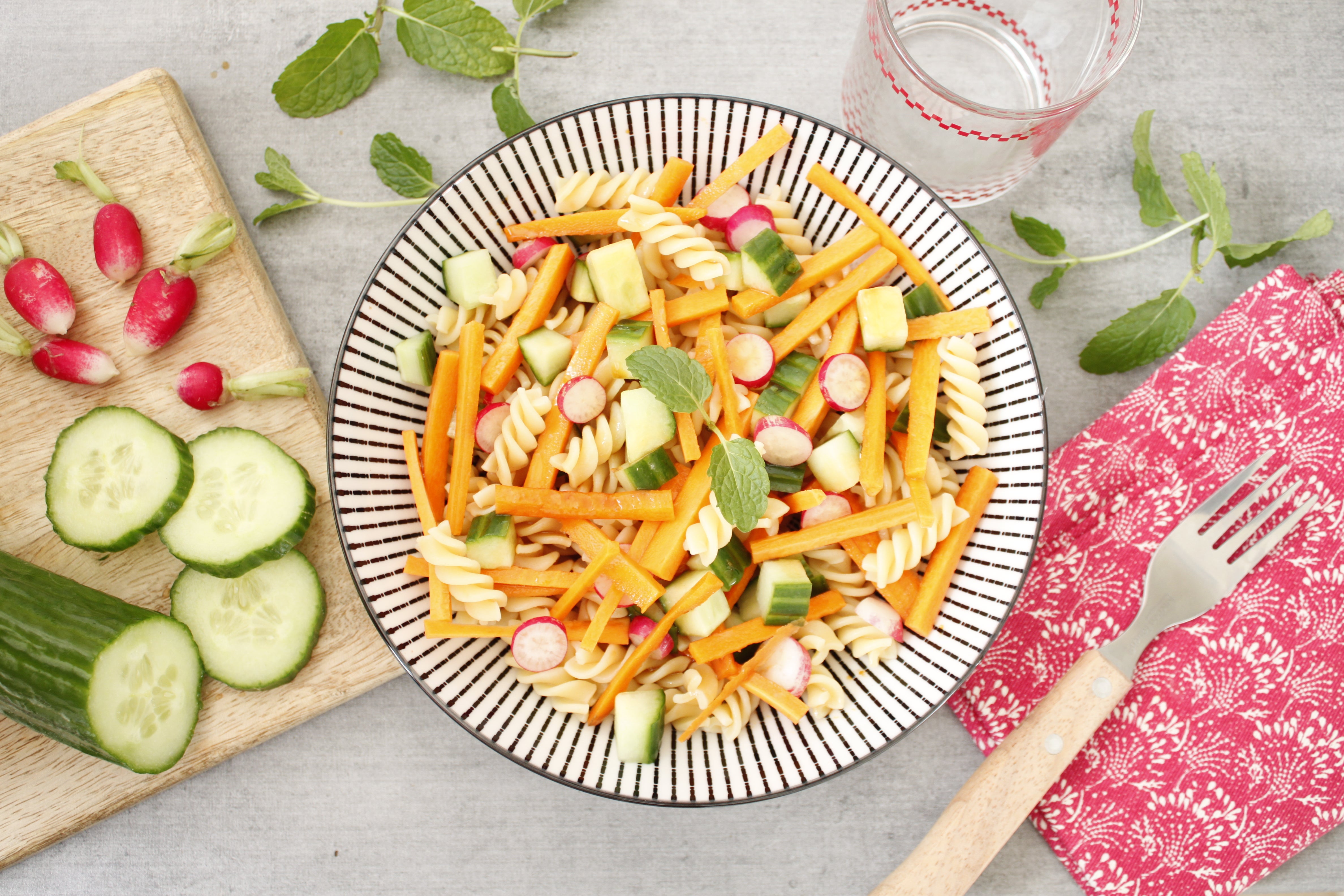 Salade de pâtes aux légumes croquants