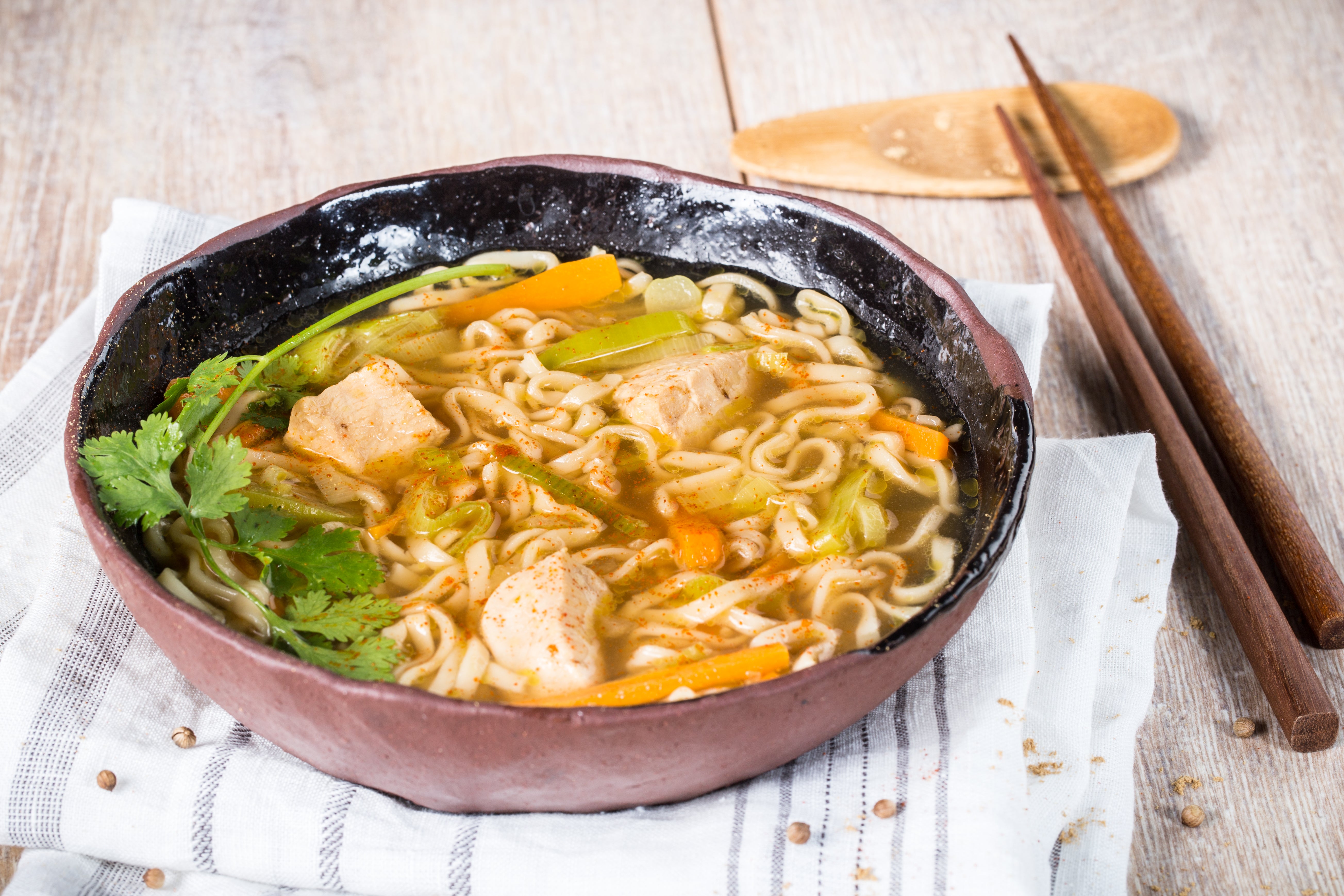 Soupe complète aux nouilles poulet gingembre Cookeo