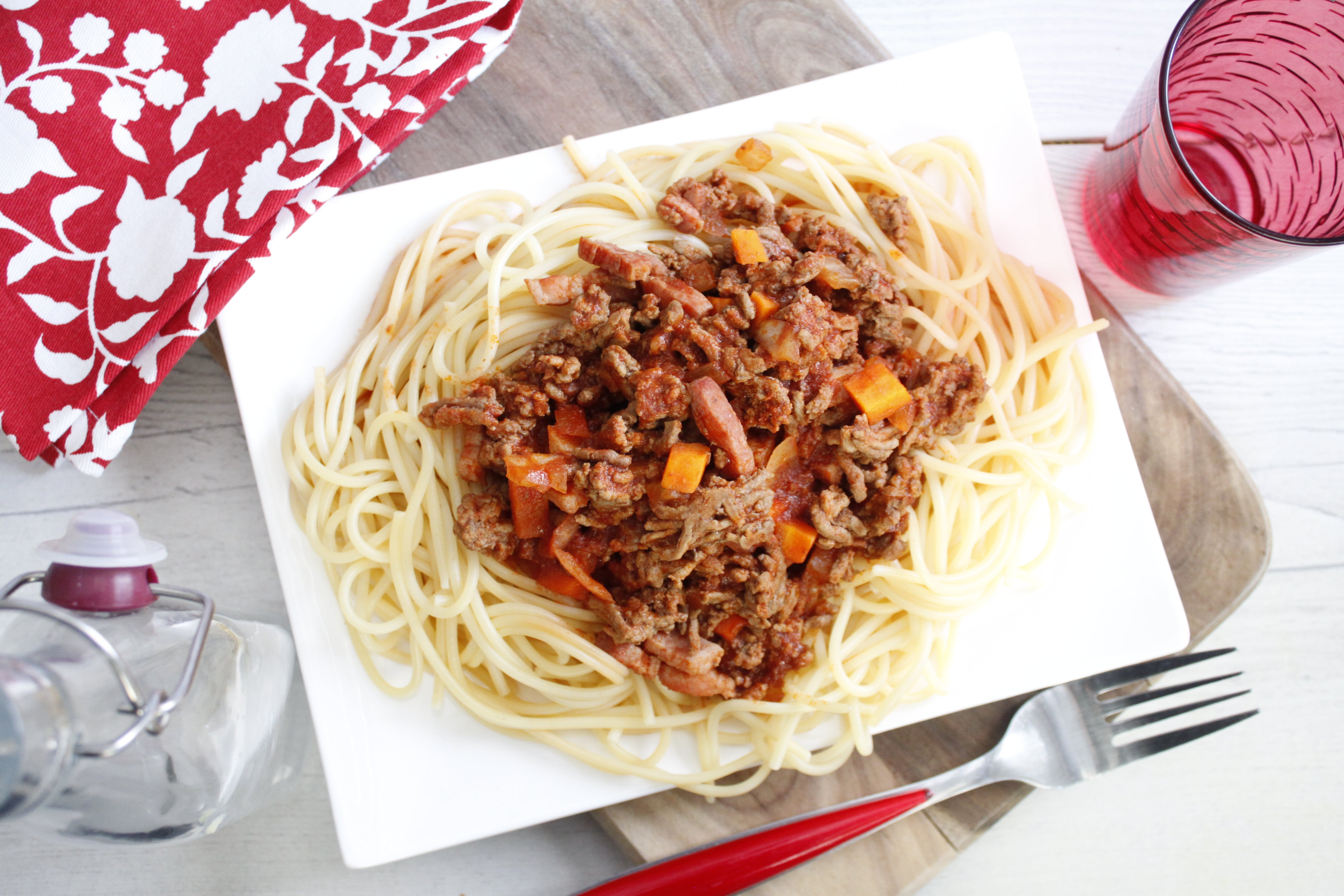 Spaghetti bolognaise et petits lardons