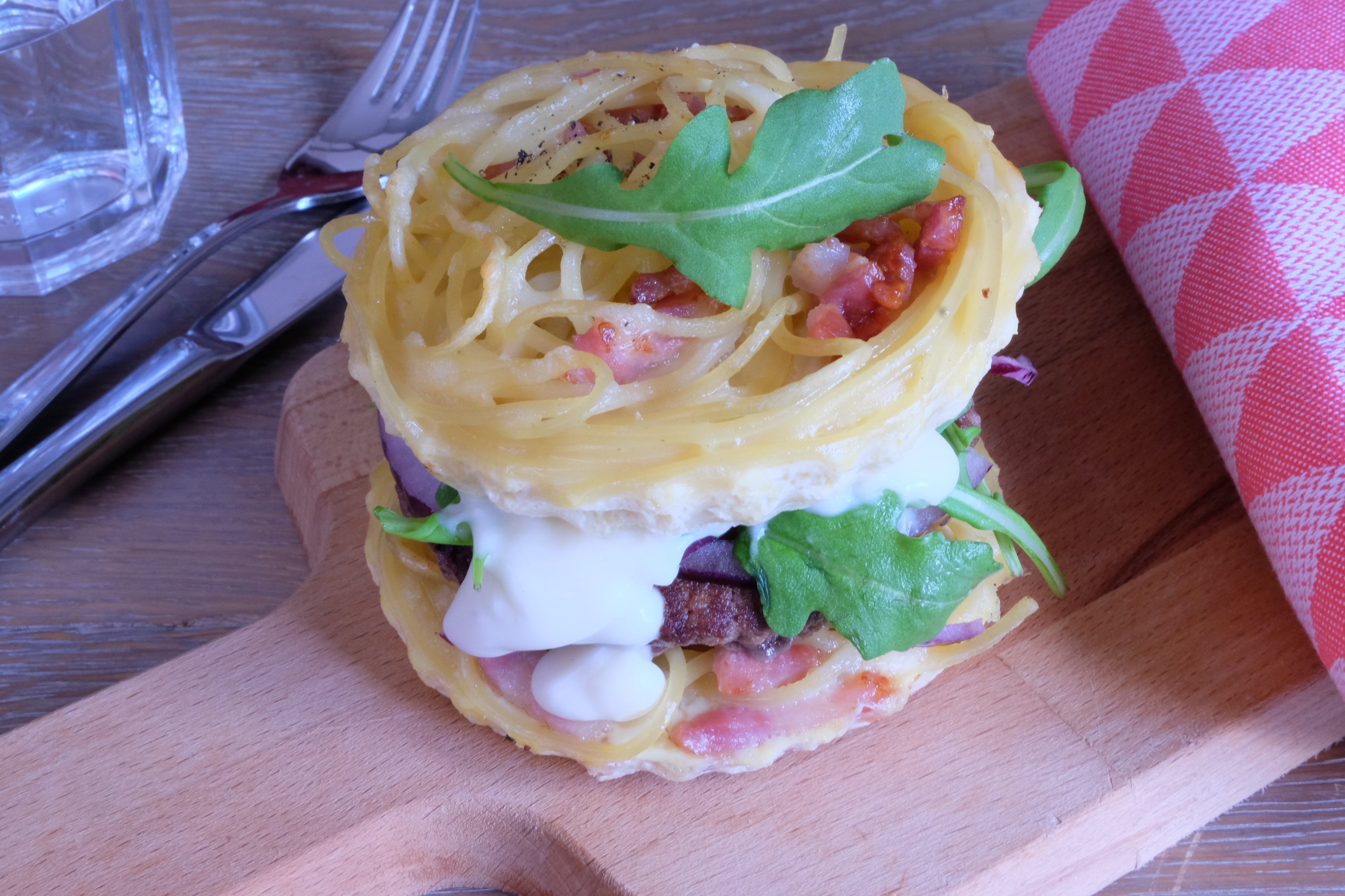 Burger spaghettis carbonara