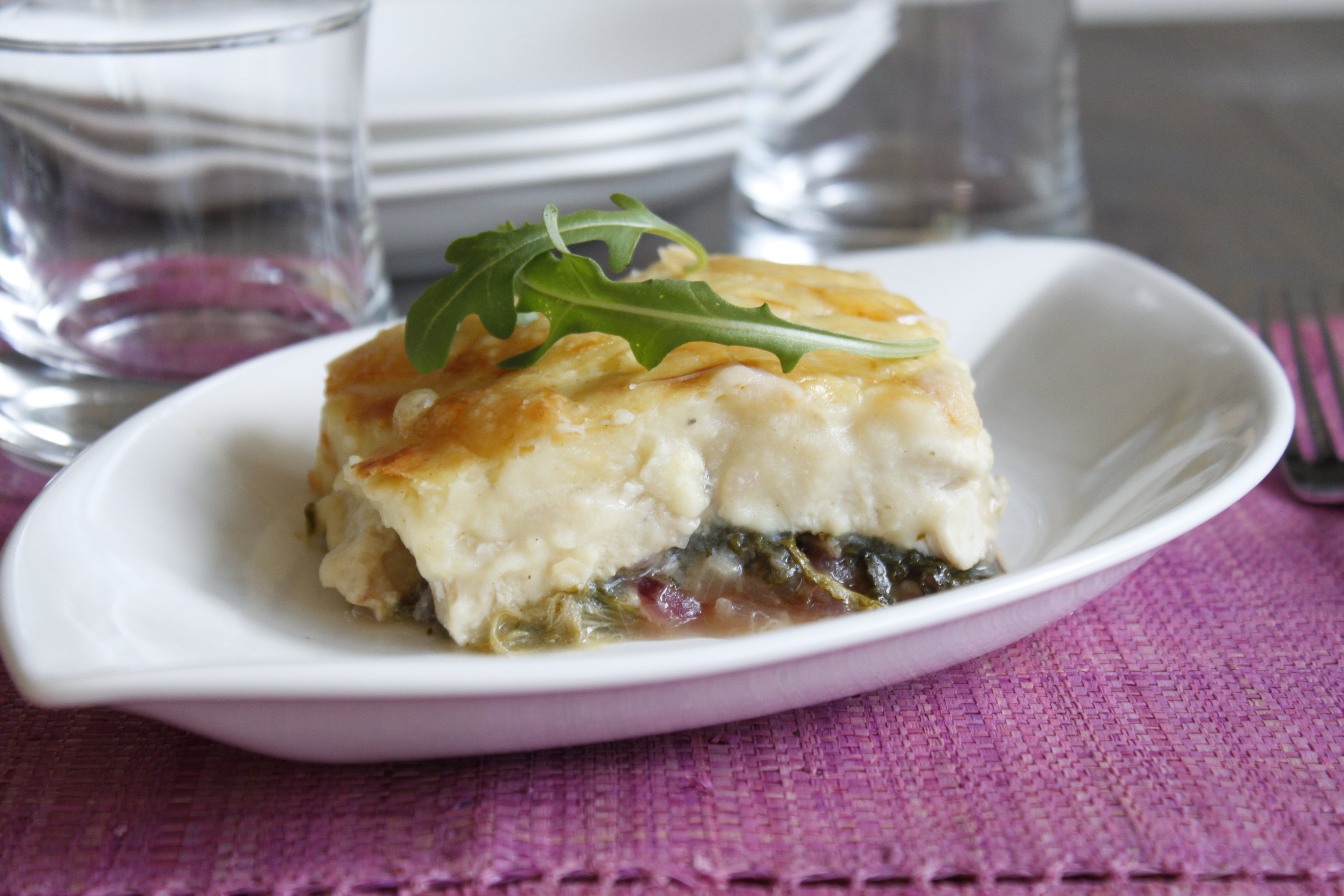 Gratin au poulet, oseille, purée de pommes de terre et Comté