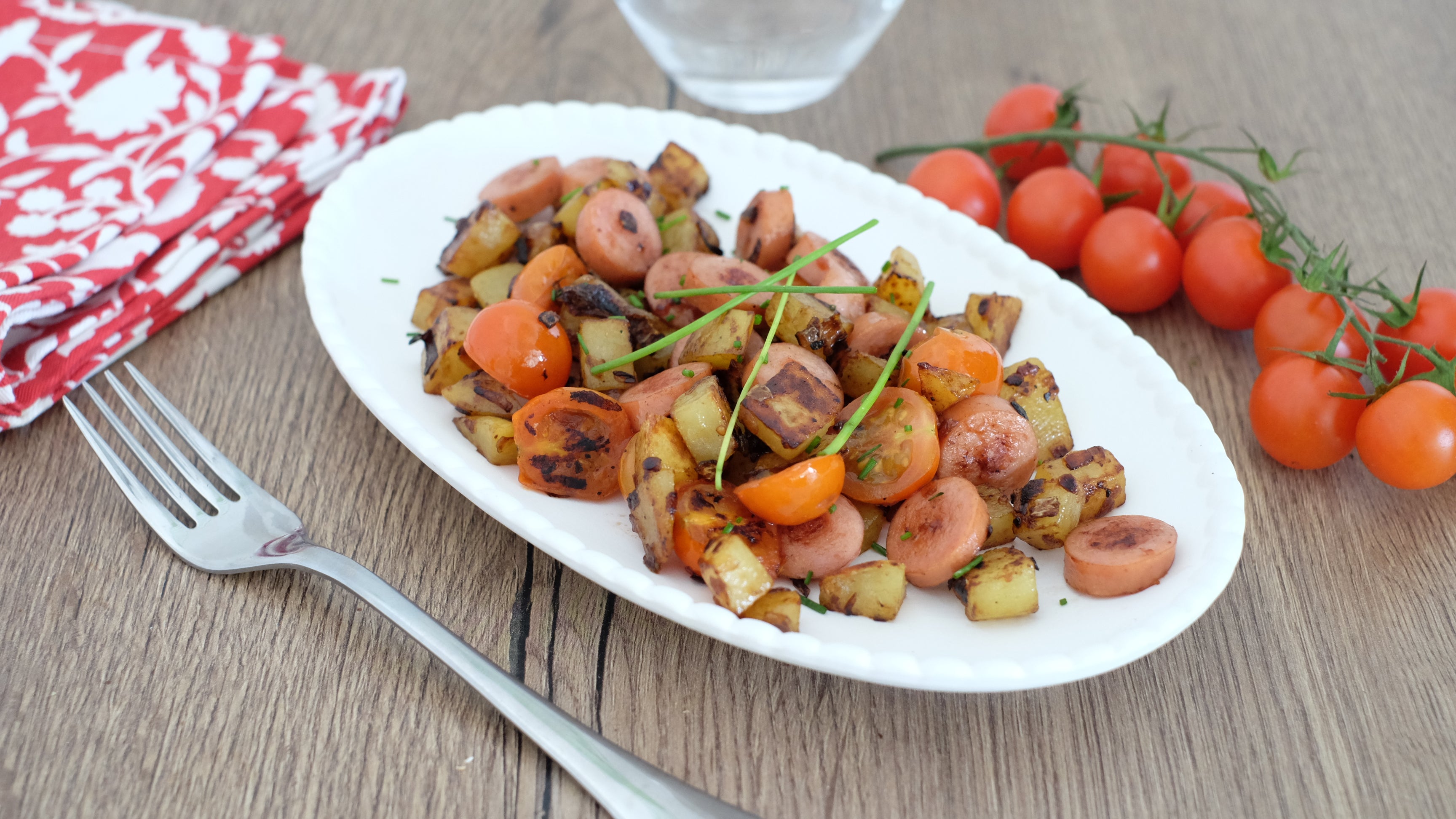 Poelée de pommes de terre et saucisses