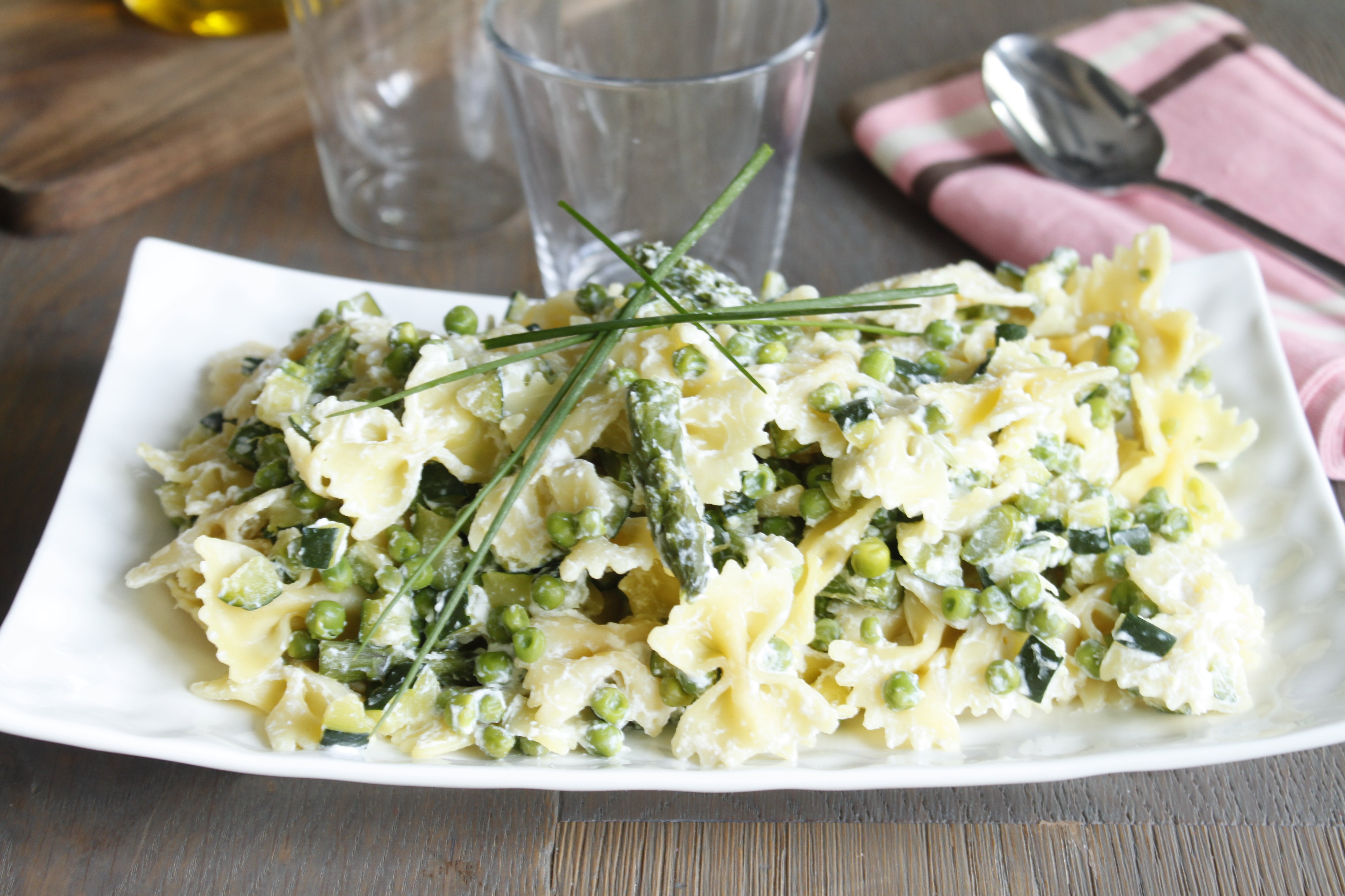 Farfalle aux petits légumes verts