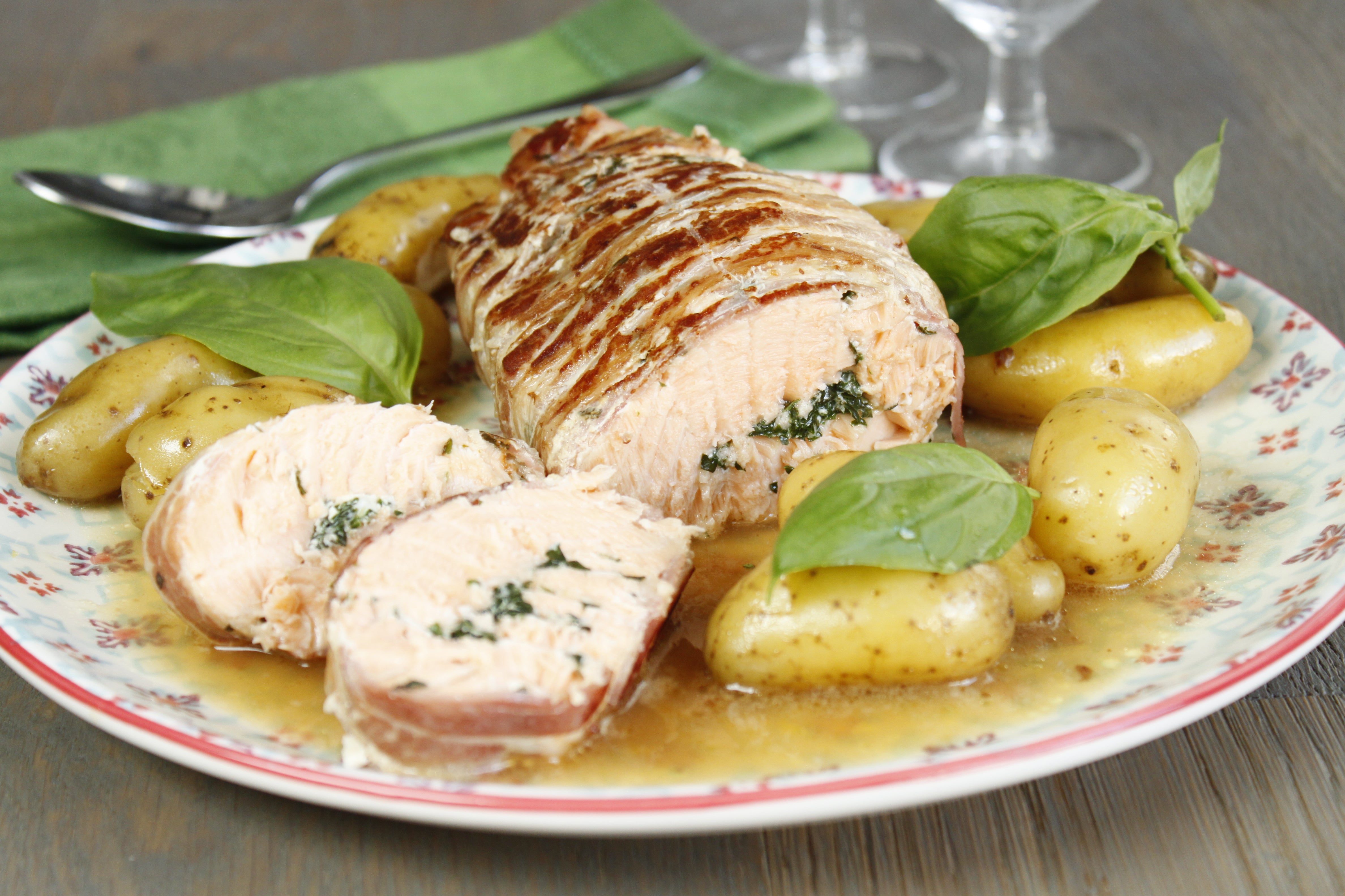 Rôti de saumon, poitrine et rattes au basilic Cookeo