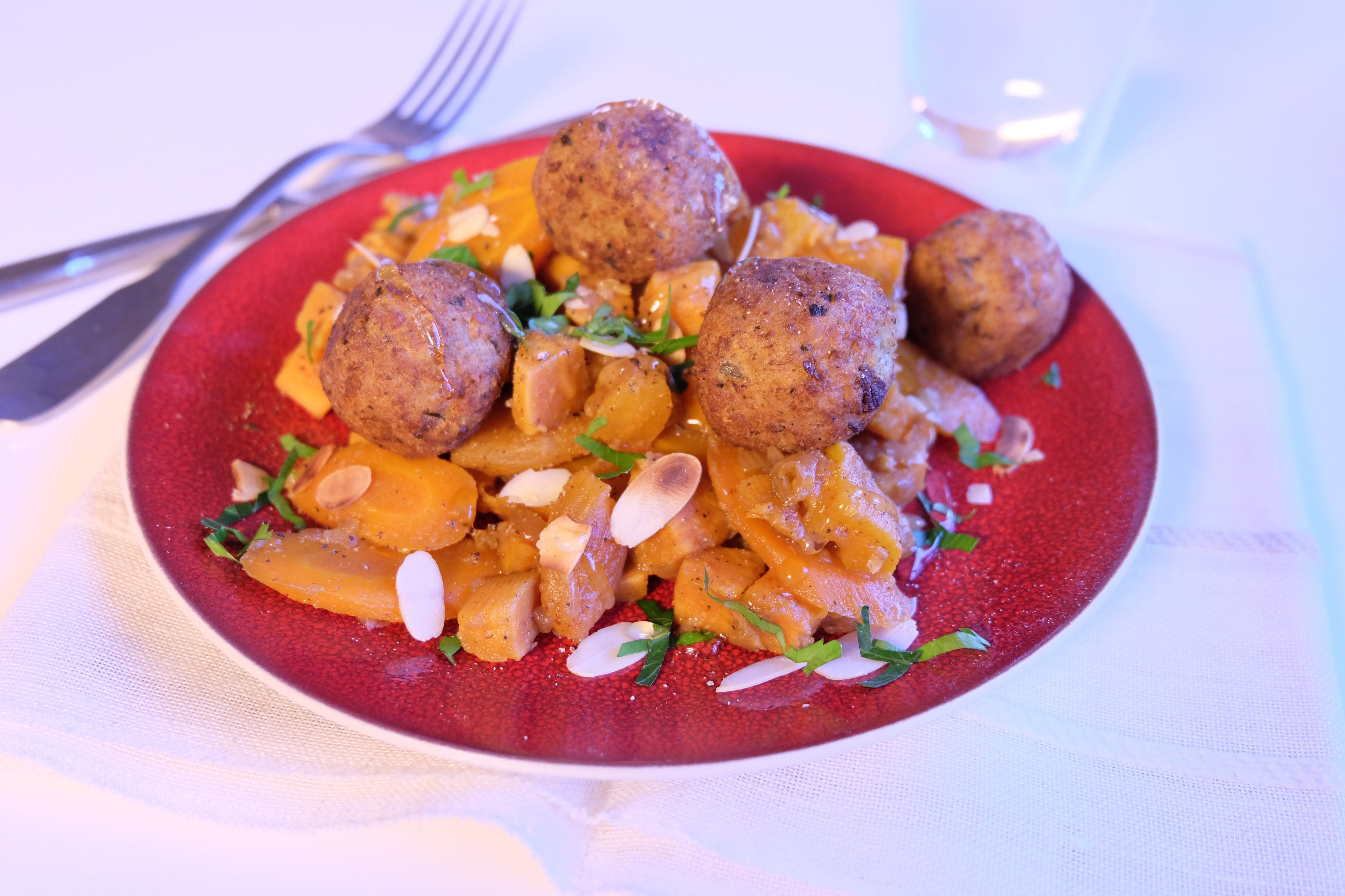 Tajine de patate douce, abricots et falafels