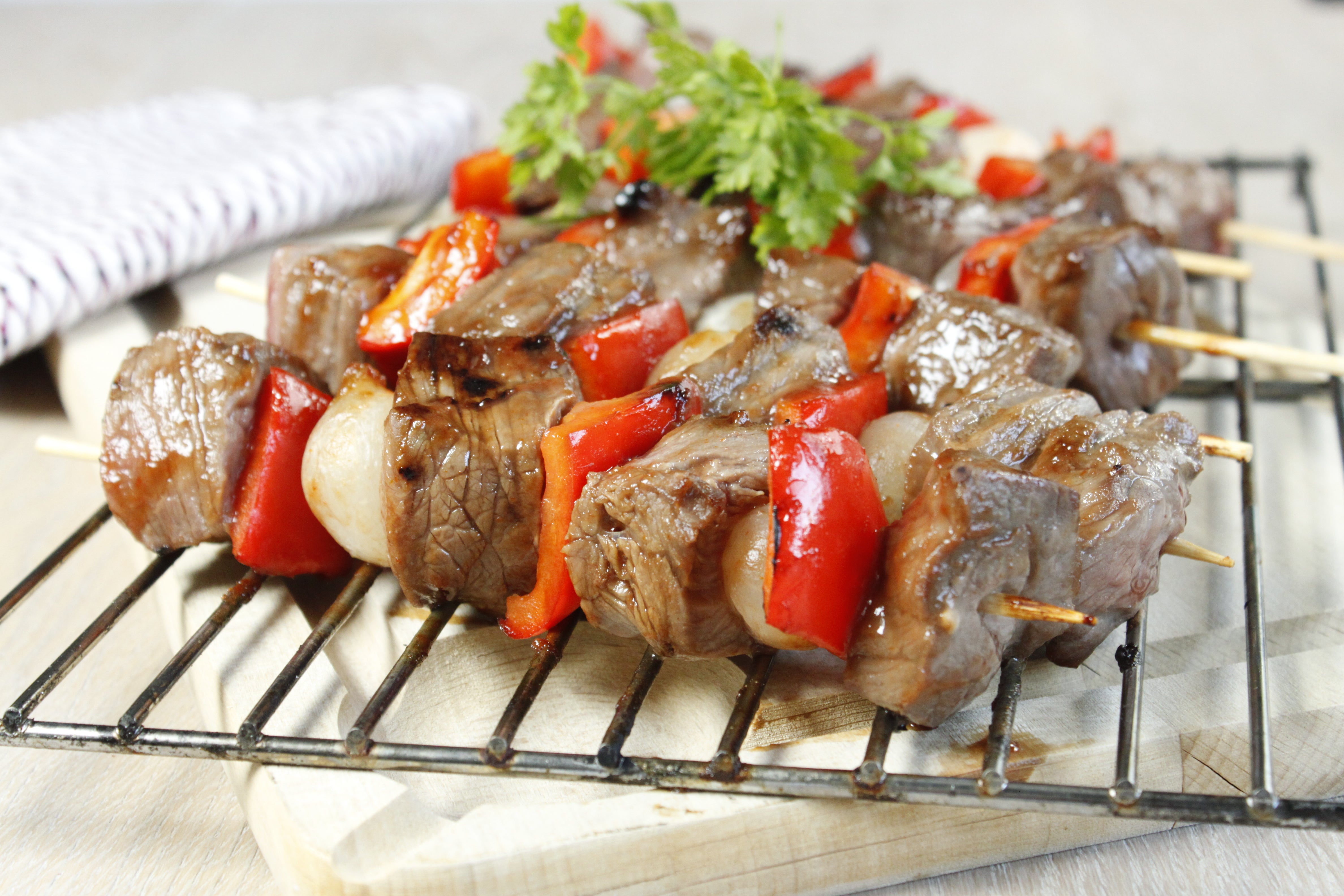 Brochettes de boeuf au miel et ketchup