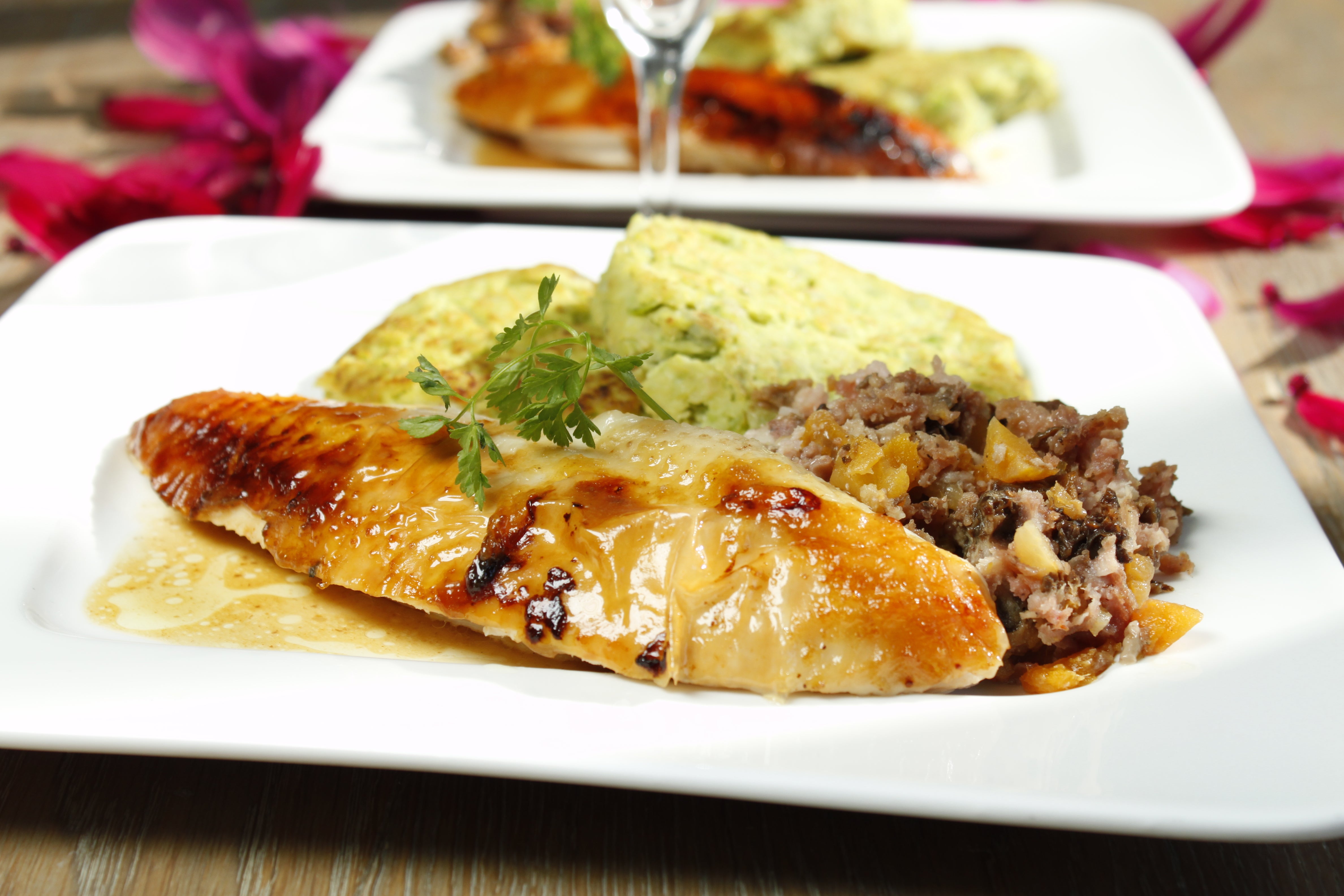 Pintades farcie aux morilles et fruits secs