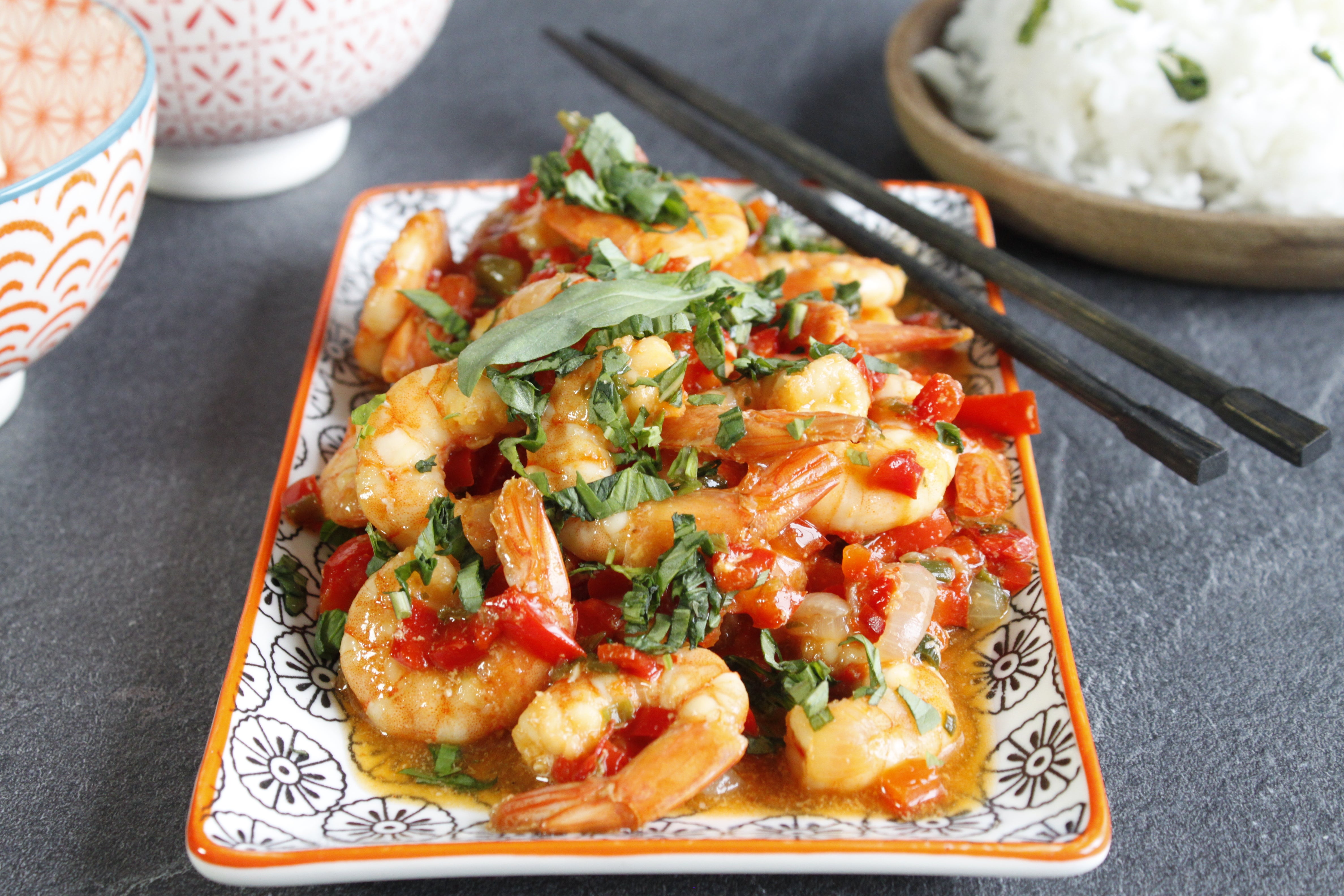 Crevettes sautées aux poivrons, basilic thai et Arome