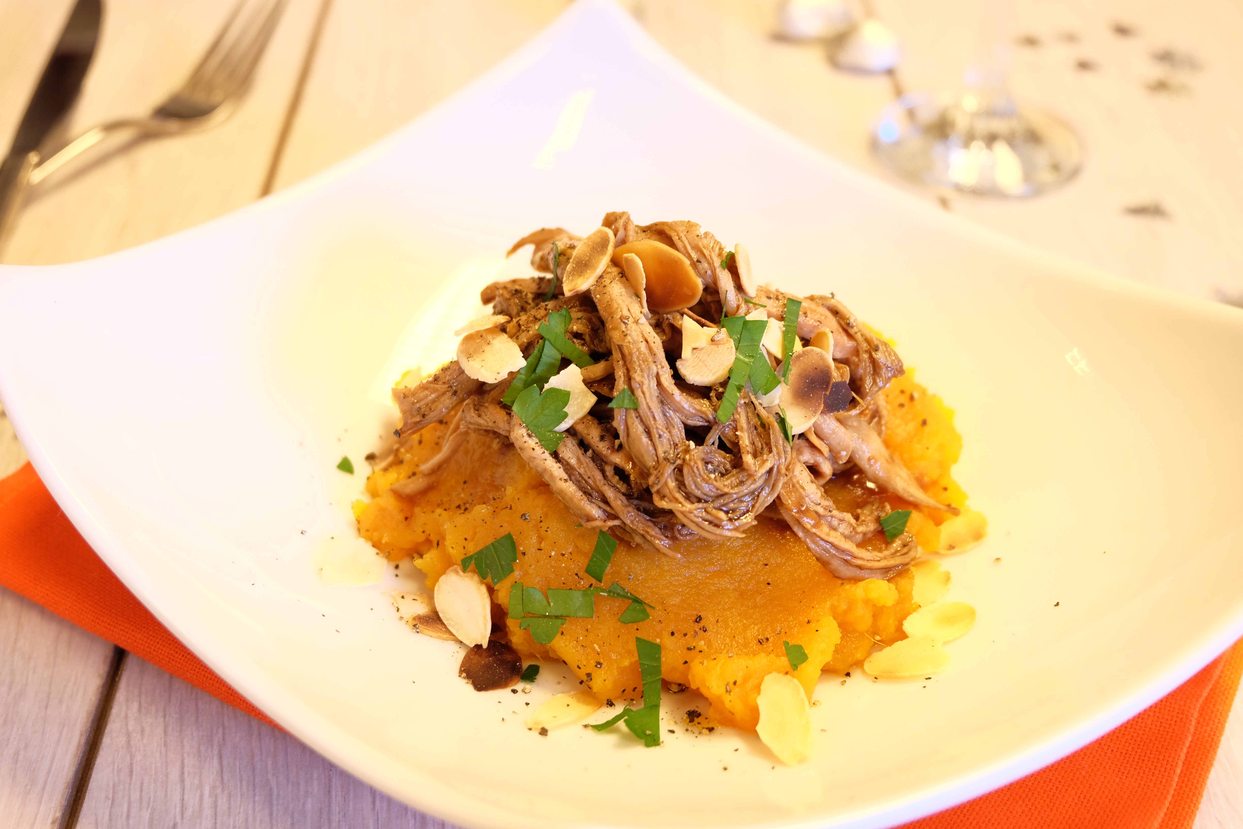 Filet mignon de porc confit de Noël, écrasée de patate douce au gingembre Cookéo