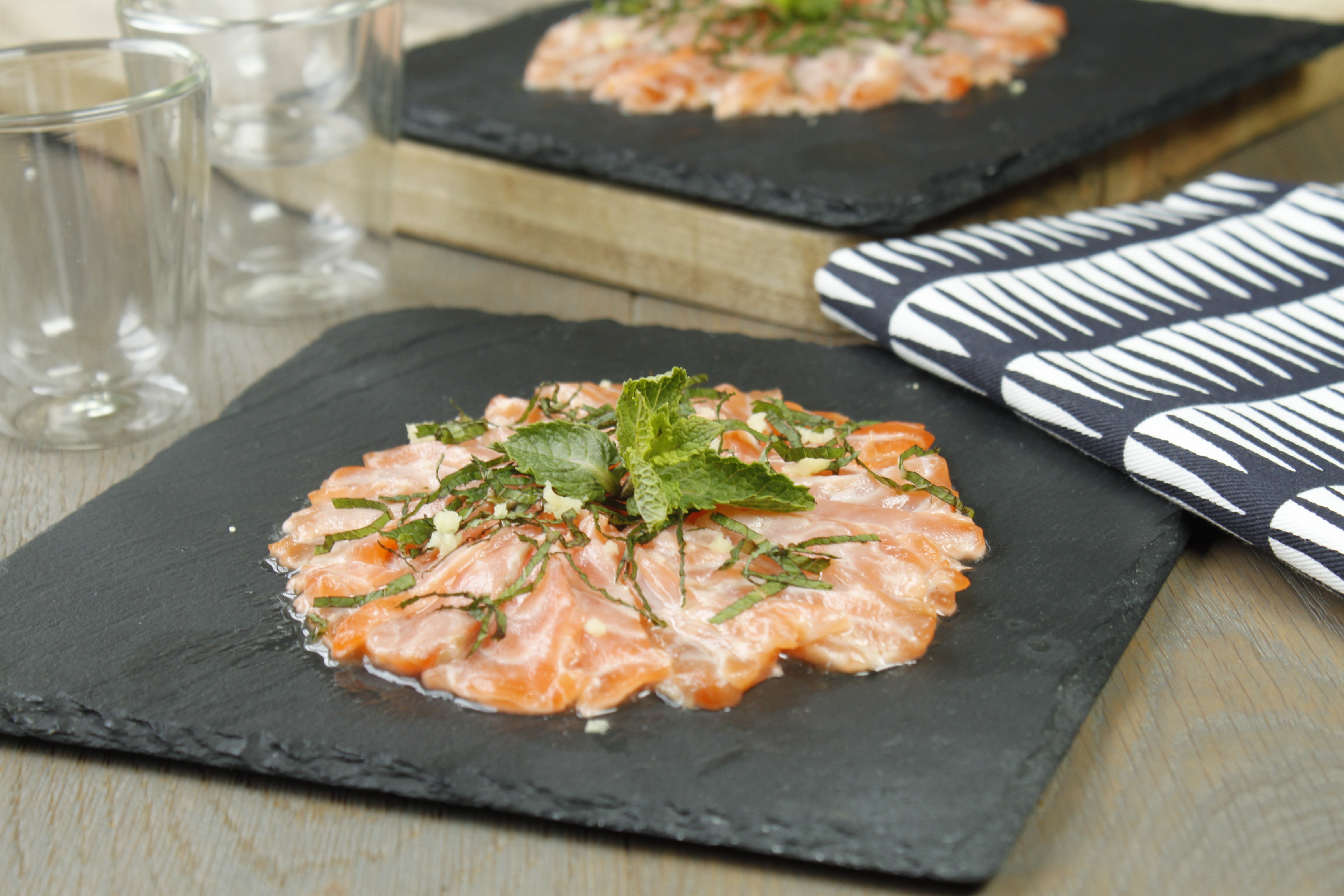 Carpaccio de saumon menthe et gingembre