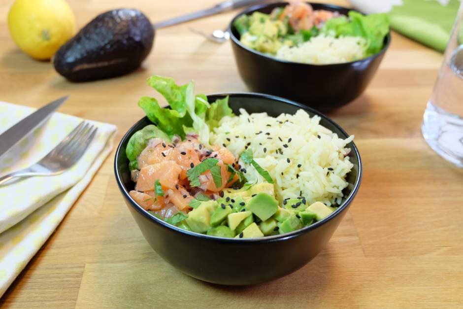 Poke Bowl, avocat, saumon