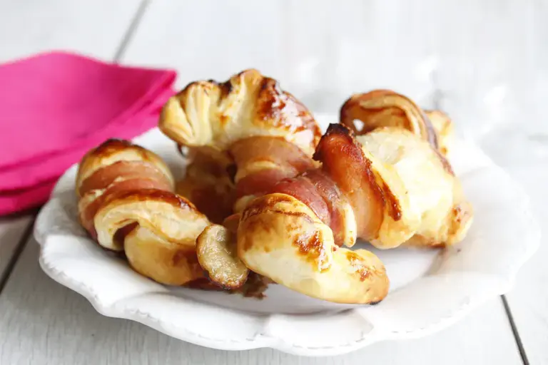 Croissants apéritifs oignon