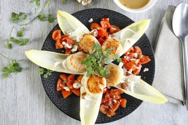 Noix de Saint Jacques et effeuillée d'endives