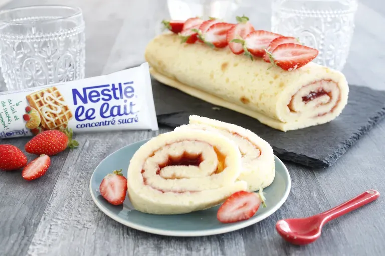 roulé confiture de fraises
