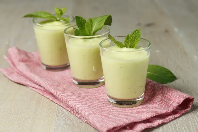 Soupe froide feta concombre