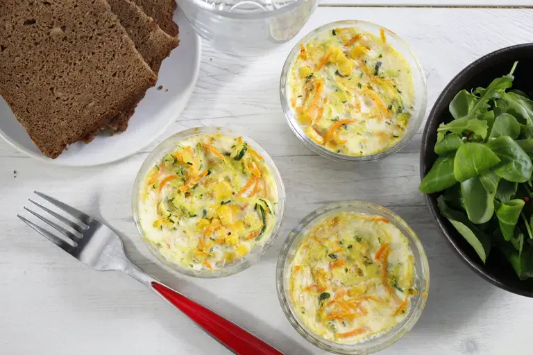 Petits flans de légumes au four à micro-ondes