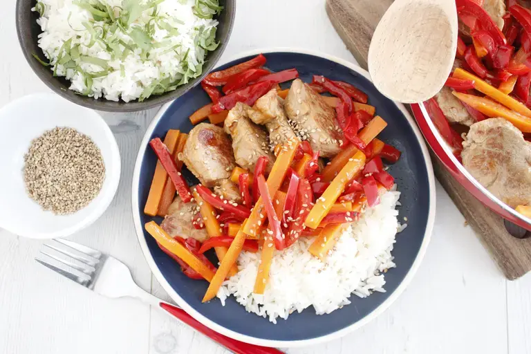 Filet mignon de porc aux poivrons et sésame grillé