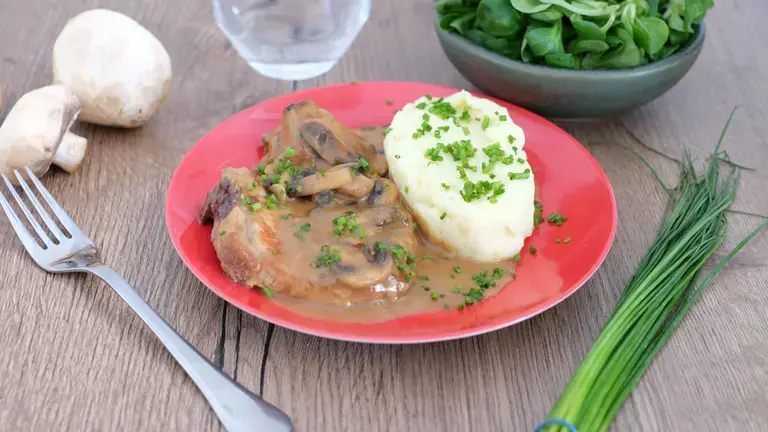 Côtes de porc et purée de pommes de terre