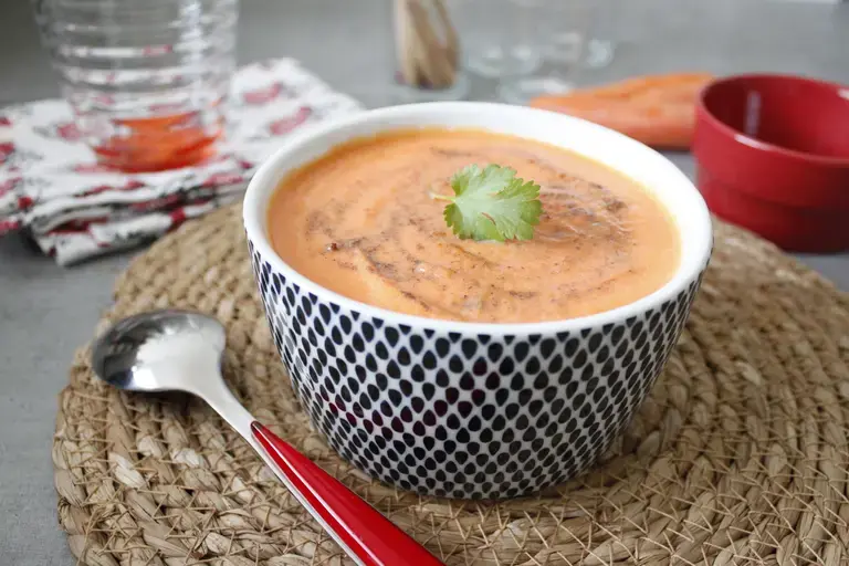 Velouté de carottes à la coriandre