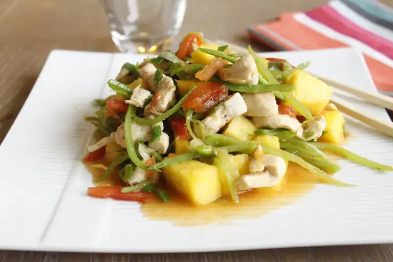 Poulet thailandais à l'ananas