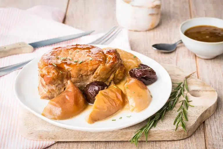 Roti de porc pomme pruneaux