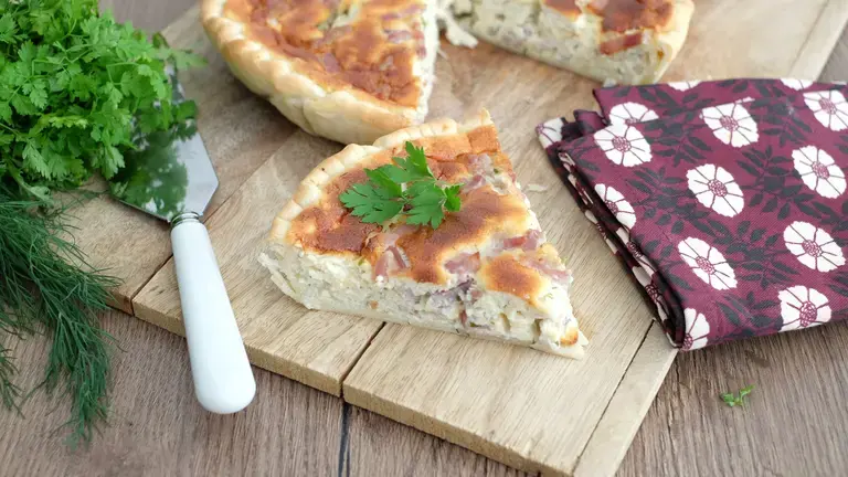 Tarte au fromage blanc allumettes et fines herbes