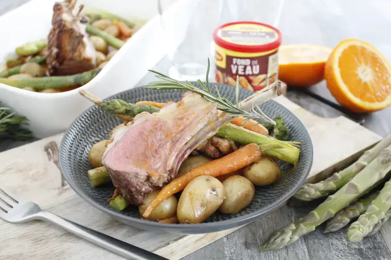 Carré d'agneau au romarin et petits légumes