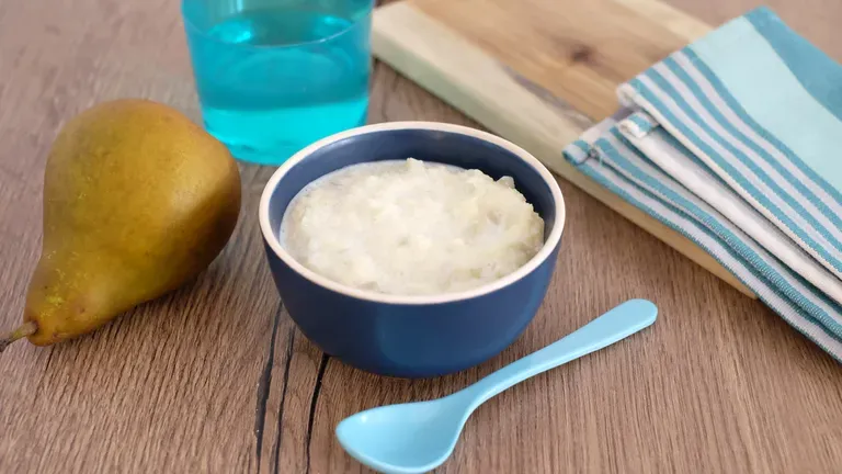 Recette semoule au miel et à la poire pour bébé