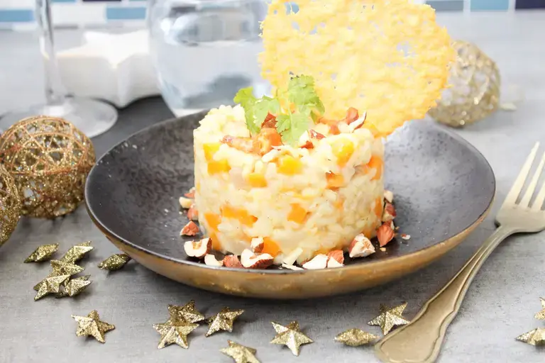 Risotto aux girolles et butternut, tuile au parmesan