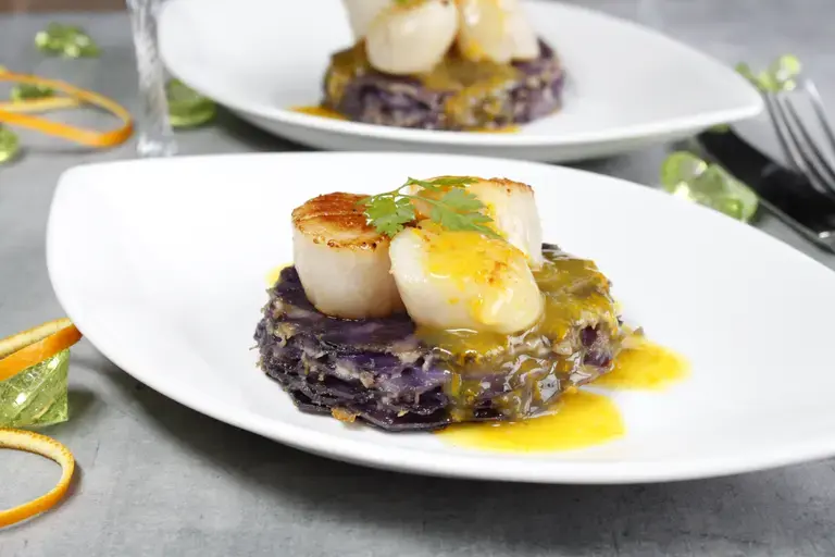 Saint Jacques et gratin de vitellote sauce orange