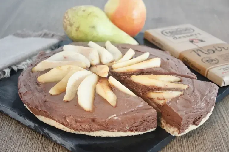 Delice aux noix poires caramelisées et mousse au chocolat