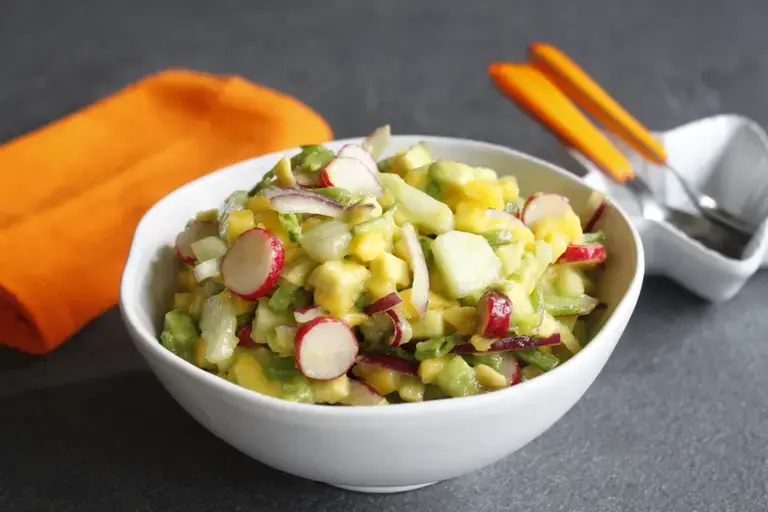Salade mangue concombre avocat gingembre