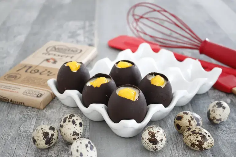 Oeuf coque en chocolat et abricot