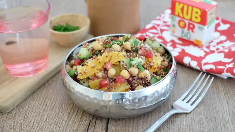 Salade de quinoa, concombre orange grenade