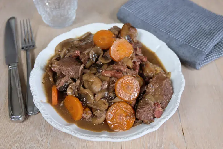 this media has been downloaded from content hub 202107956