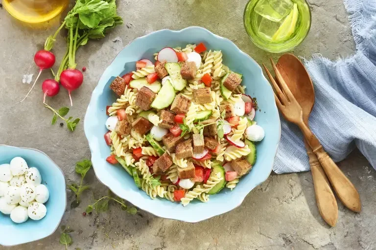 Salade de pâtes et steak Soja et blé