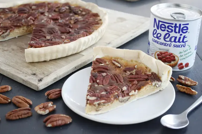 Tarte aux noix et lait concentré sucré