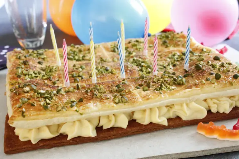 Gateau anniversaire feuilleté
