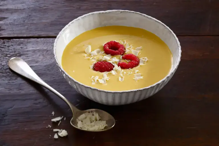 Soupe chocolat blanc et fruits de la passion